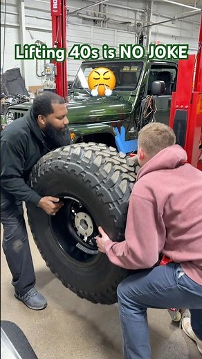How To Use Tire Jack When Lifting 40s #jeep #howto #offroad #40s #shorts #crossjeep #automobile