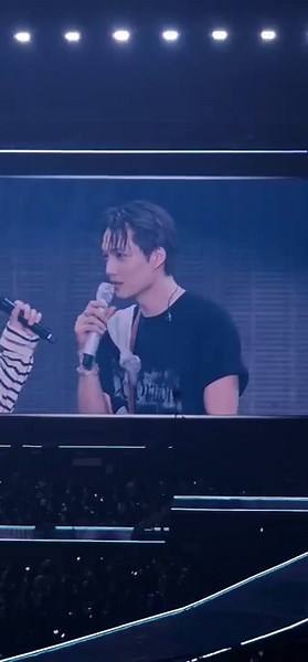 เซฮุน : คือน้ำตาจะไหลอะ 🐥คยองซู : จริงป่ะเนี้ย โอเซฮุน เห้ยยยเซฮุน : จริงๆ (หันหลัง)ซูโฮ : เซฮุนเหนื่อยที่ต้องไดเอทหรอ 🤣คยองซู : 55555 ช็อคเลย คือรู้สึกยังไงอะตอนนี้ อยากรู้อะซูโฮ : คนร้องไห้อยู่นี่ก็ขำอยู่ได้ คยองซู : ก็มันสนุกนี่ ปกติเซฮุนไม่ร้องไห้อ่ะ