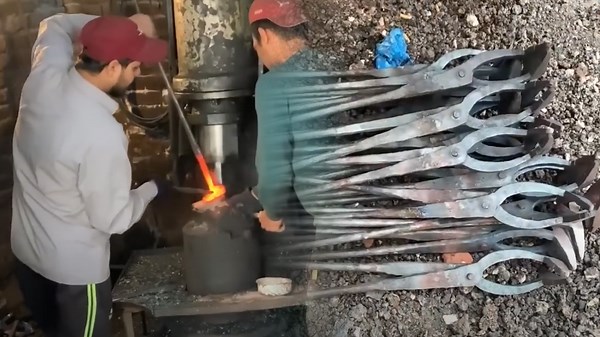 Discover the Fascinating Process of Scissor Making