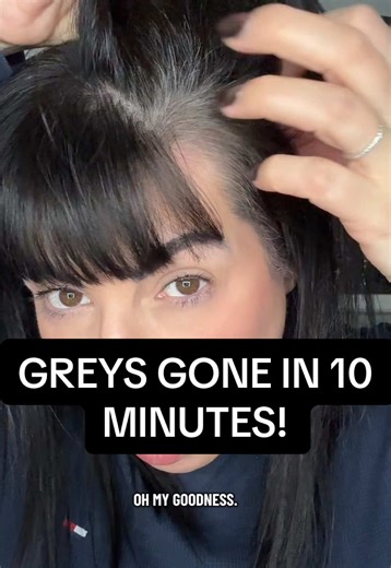 You’re telling me this is under $6… and covers greys in 10 minutes?! Yeah… I had to test it myself. For the price?? This is a run, don’t walk situation. @Garnier Canada #garnier #garniercolorsensationshampoo #6dollarrootfix #haircolor #rootcoverage *price may vary