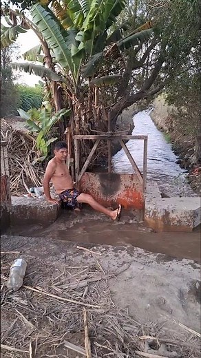 More bathing in the chocolate water 🍫