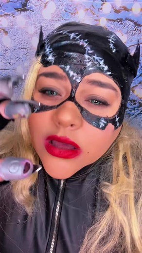 🐈‍⬛🖤 Created this look with DIY ears, a bald cap, clip on extensions, and mainly liquid latex body paint by liquid latex fashions ! 😍 #catwoman #catwomanmakeup #catwomancosplay