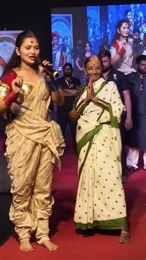 Gauatami brobr nachlya aaji bai😘😍 #gautamipatil #viraldance #dancerlife #marathisong
