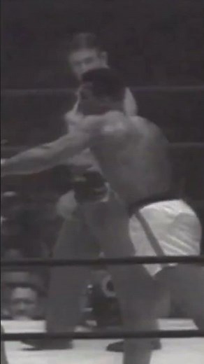 The Fight That CHANGED Boxing History | Muhammad Ali 🥊🌍