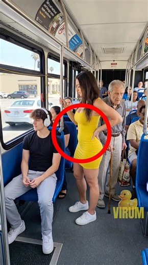 Pregnant Woman Gives Up The Seat She Just Asked A Teen For