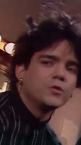 534K views · 13K reactions | Isabelle a les yeux bleus, le classique des Inconnus ! Tous à vos micros ! #sketch #humour #inconnus | Les Inconnus - Officiel | Facebook