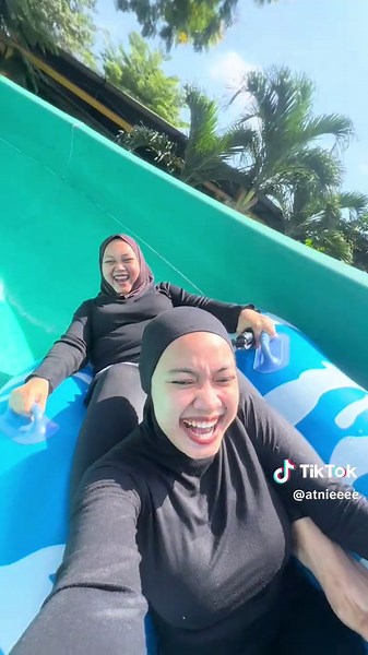 Bersenang-senang di The Jungle Bogor Waterpark