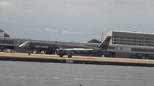 Embraer E195 - E2 Profit Hunter Steep Approach Capability at London City Airport #embraer #e195e2 #profithunter #planespotting | RVA Aviation