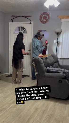 I seen Corey with his drill and thought it was the perfect opportunity to scare him. He’s either seen this trend before or I didn’t poke him hard enough.😆