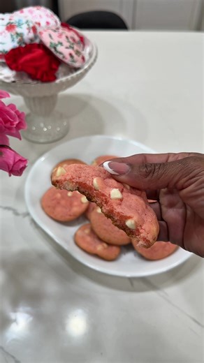 easy strawberry cake mix cookies 🍓 soft, sweet, and perfect for valentine’s day 🤍 #asmrbaking #cakemixcookies #valentinetreats #softcookies #cozycontent