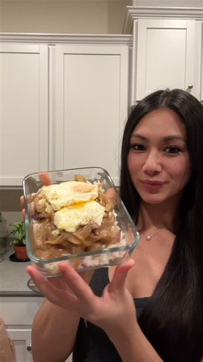 SUKO | easy recipes on Instagram: "Imma day late but… happy meal prep Mondays —- this week I’m having steak moco for lunch 😋 comment GRAVY and I’ll send you the recipe to your inbox like & follow for more beginner friendly recipes 🤍"