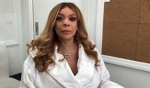 Tearful Wendy Williams 'deeply' apologizes for claiming gay men shouldn't wear 'skirts and heels'