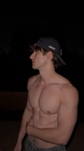 Darrell Jones on Instagram: "Haunted me #explore #model #fashionmodel"