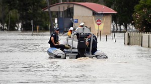 Rockhampton flood: Fitzroy River reaches peak