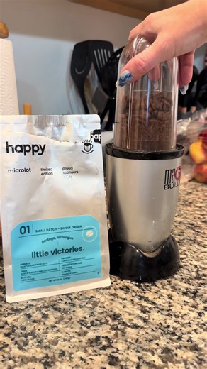 It’s coffee time #coffee #freshcoffee #coffeebeans #coffeetiktok #coffeetime