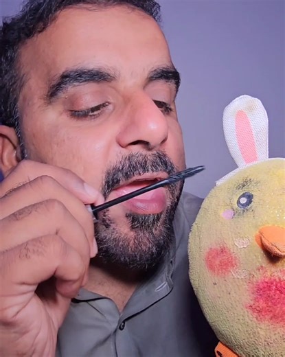 Concealer asmr #christmas #mouthsounds #asmrsounds | ASMR