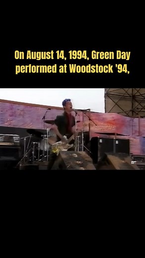 On this day, August 14th, in 1994, Green Day took the stage at Woodstock '94. The performance quickly turned into pure chaos and a legendary mud fight that became one of the most iconic moments in festival history. #GreenDay #Woodstock94 #Woodstock | Green Day Italy - Italian Rage and Love