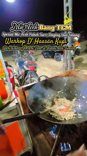 Special Mie Aceh with Tuna, Meat, and Shrimp at Warkop D'Haasan Kupi