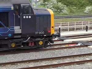 Tuesday 6th May 2025 Rail Operations Group Class 37800 'Cassiopeia' returns East Midlands Railway Class 360107 from Siemens depot, Northampton to Kettering stabling sidings. You can see why they're nicknamed 'Growlers' 😃. #class37 #trains #traindepot | PurpleVision