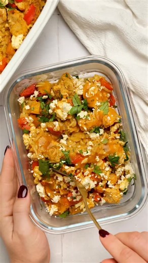 Health-e App on Instagram: "Don’t know what to make for dinner? Say hello to our Nando’s-Style Chicken & Feta Rice Bake! ✨🍗 Tender chicken, fluffy rice, and salty feta baked together into one comforting, flavour-packed meal. Great for feeding the family or prepping ahead for the week, this bake is as simple to make as it is delicious. Give it a go and let us know if this one makes it into your regular dinner rotation! 🍽️ This recipe and MANY more are available on the Health-e App💚"
