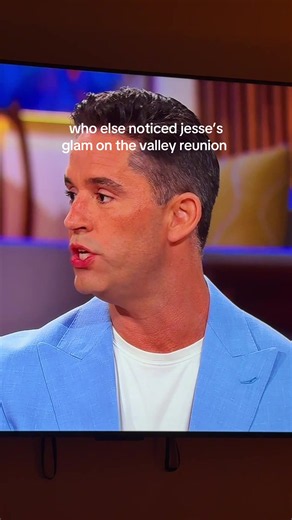 the bronzer and lipstick was so distracting lol #thevalley #thevalleyreunion #realitytv