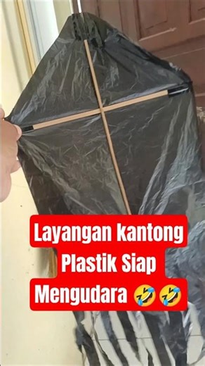Kites from plastic bags are simple and easy ‼️#kiteo #kite #pipas #diều #plastickites #shorts