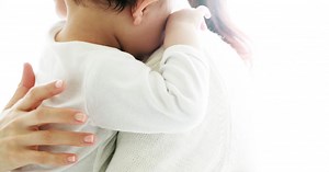 J'ai mal au ventre quand je porte mon bébé, comment y remédier ?