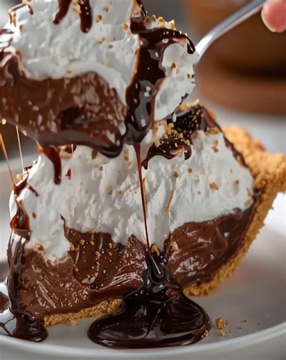 Hershey Pie (Easy No-Bake Chocolate Dessert) Ingredients 1 (8 oz) package cream cheese, softened 1 (14 oz) can sweetened condensed milk Whipped cream, for topping (optional) FuII Recıpe in Fırsτ Coʍmеոτ 👇 Enjoy ❤️👇 | Optimal Recipes