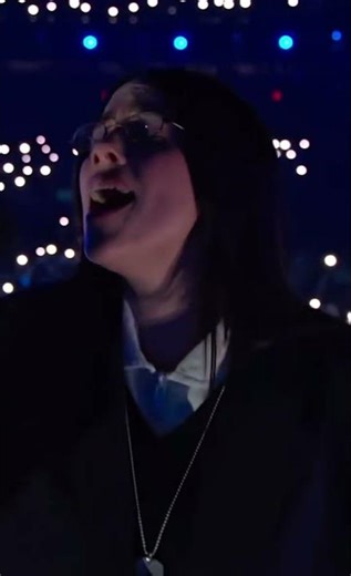 Billie Eilish Soulful Live Performance 🎤 | Emotional Stage Moment