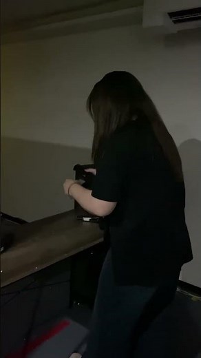 JACKPOTで初めての射撃体験は「めちゃ楽しい！」