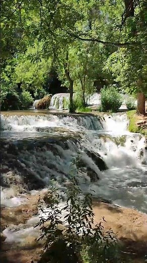 Increíbles y relajantes cascadas de agua MONASTERIO DE PIEDRA en Zaragoza (España) #shorts