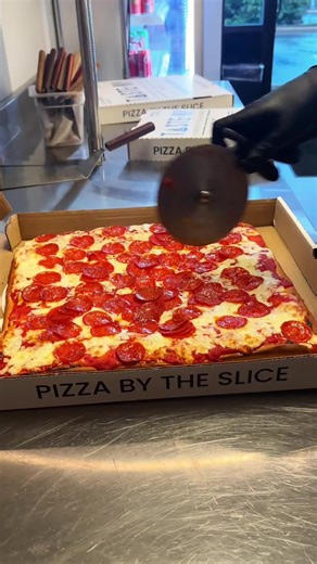 Delicious Deep Dish Pepperoni Pizza Near You