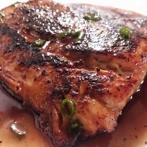 My Honey Bourbon Glazed Salmon | Cooking with Aisha