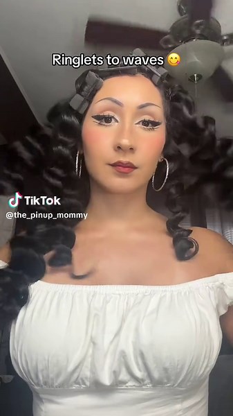 How to Brush Ringlets Into Retro Waves | Vintage Hair Transformation