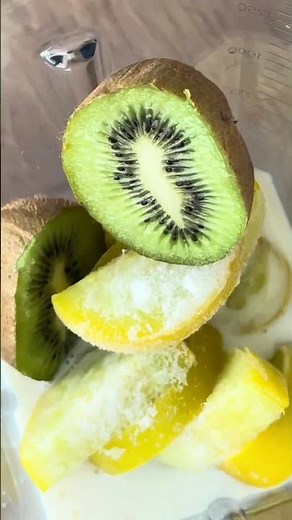 Kiwi Coconut Smoothie | The Tropical High-Protein Smoothie You'll Love