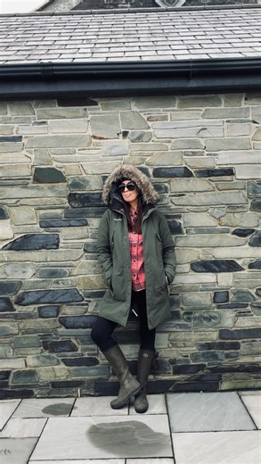 Comment SHOP for the links ✨✨ Day One in Cornwall 🌊🐚 On the agenda brenda 🏴‍☠️ Ingredients for Pancakes 🥞 Coffee from Padstow ☕️ Dog walk on Rock beach 🌊 All before 1pm when it’s going to start raining ☔️ #cornwall #ukholiday #over40style https://liketk.it/5TLx1 | My Capsule Wardrobe