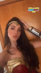 1K views · 2.1K reactions | Espelho, espelho meu?!?! 樂‍♀️ Magic mirror on the wall?!?! 樂‍♀️ #wonderwoman #evilqueen #cosplay #mulhermaravilha #galgadot #dccomics #geek | Suyanne Maia | Facebook