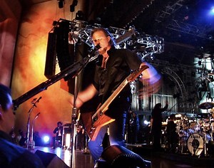 8.3K views · 237 reactions | Metallica - S&M Documentary (1999) [English CC] #Metallica #MichaelKamen #JamesHetfield #KirkHammett #JasonNewsted #LarsUlrich #PeruvianMetalMilitia | Peruvian Metal Militia | Facebook