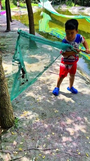 Dad Taught Roni to Release the Small Fish, take only big fish! ❤️🐟 #shorts #fishing