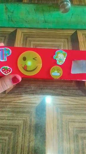 crafter Pakhi waste toothpaste ke box se banaya organiser 🎉😜🥰😋