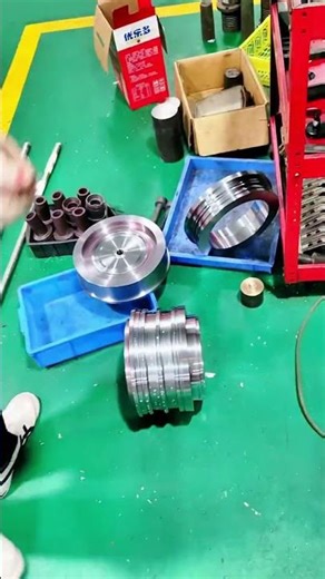 “Big mold cores look easy — until you try to machine them.” #precisionmold #moldcomponents #cncmill