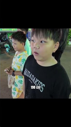 Talking With a Little Boy in Chinese 📸🇨🇳