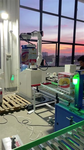 Move the box, stack the goods, and adapt to items of different shapes and weights. #packagingmachine #tyingmachine #strappingmachine #automate #foryou