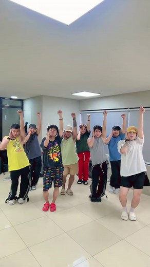 Hawak Mo Ang Beat: Dance Challenge with Friends