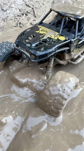 Black 4x4 Jeep vs The Deadliest Deep Mud Trap! 😱🔥 #shorts #offroad #satisfying