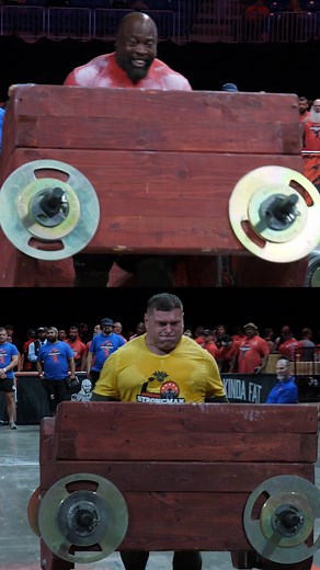 STRONGMAN LEGENDS HEAD TO HEAD! Žydrūnas Savickas BIG Z vs Mark Felix 272kg / 600lb Frame Carry at The Official Strongman Games 2025 Big Z: 16:49sec Felix: 17:17sec 📺 Watch the battle continue tomorrow, only on officialstrongman.com | Giants Live