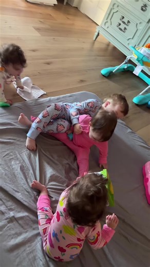 Happy Sunday morning tik tok fam!!! #fyp #momlife #momsoftiktok #triplets #tripletsoftiktok