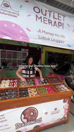 1 kotak 28k Isi 6 FREE 1 pcs donat gula Buka setiap hari Lokasi di LUBUK LINGGAU : 📍DIADONUTS Outlet Merapi jam 12.00 📍DIADONUTS Outlet Simper (Toko Kampoeng Brownies) jam 12.00 Instagram : @diadonuts_linggau Wa : 0821-7853-4882 @kampoeng.brownies Wa : 0823-7773-1589 Tiktok : @diadonuts_linggau