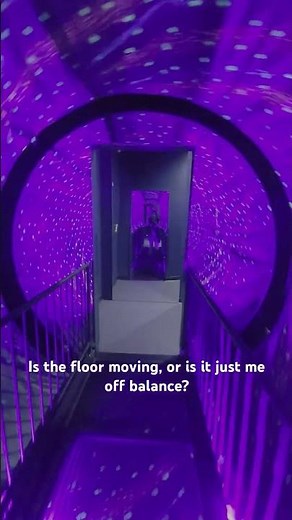 Navigating the Mind-Bending Tunnel at the Museum of Illusions