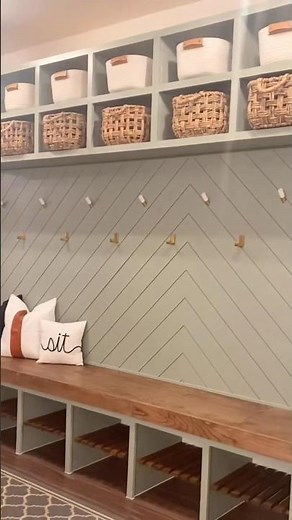 Who needs Wayfair when you can DIY - Beautiful Built In DIY Hall Tree #diy